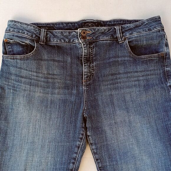 Lucky Brand Emma Crop Jeans-Size 16W-Whiskering-High Rise-Curvy Fit-Minimal - Picture 2 of 9